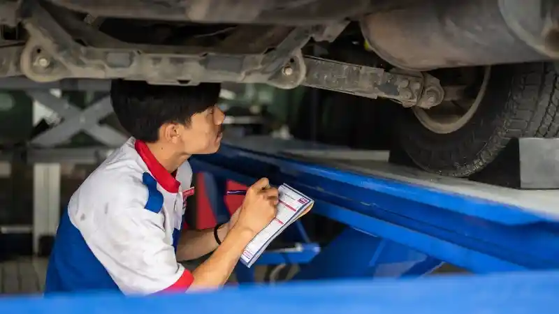 Foto - Shop&Drive Siap Periksa 11 Titik di Mobil Sebelum Mudik