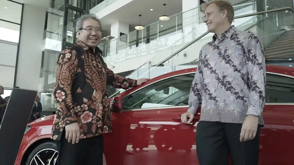 Foto - Mercedes-Benz Resmikan Dealer Terbaru di Kawasan Tangerang Selatan