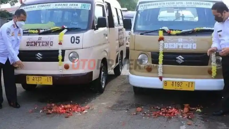 Berita - Si Benteng, Angkot Unik Dari Tangerang Yang Berdesain Retro