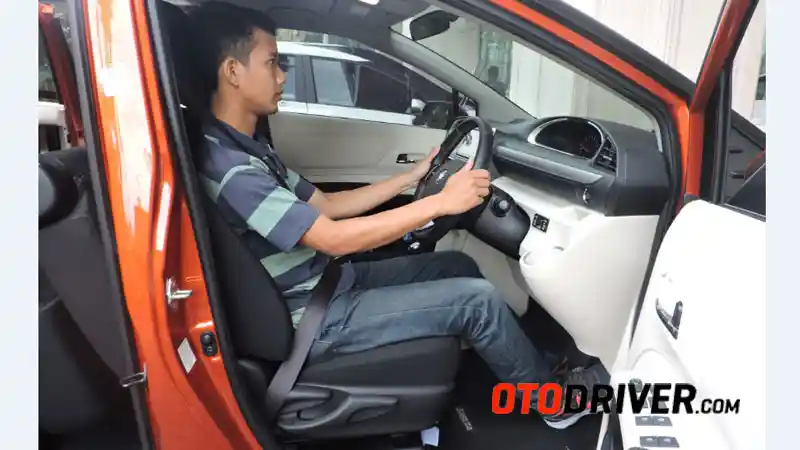 Foto - FIRST DRIVE: Toyota Sienta Q A/T 