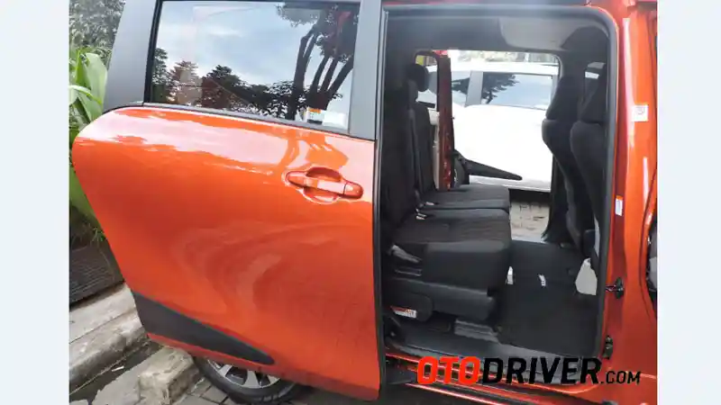 Foto - PSBB: Jumlah Orang di Dalam Mobil Diatur!