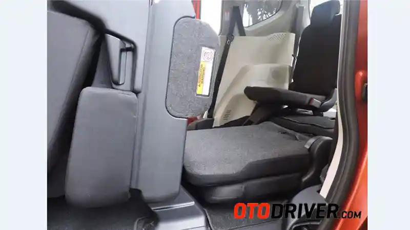 Foto - FIRST DRIVE: Toyota Sienta Q A/T 