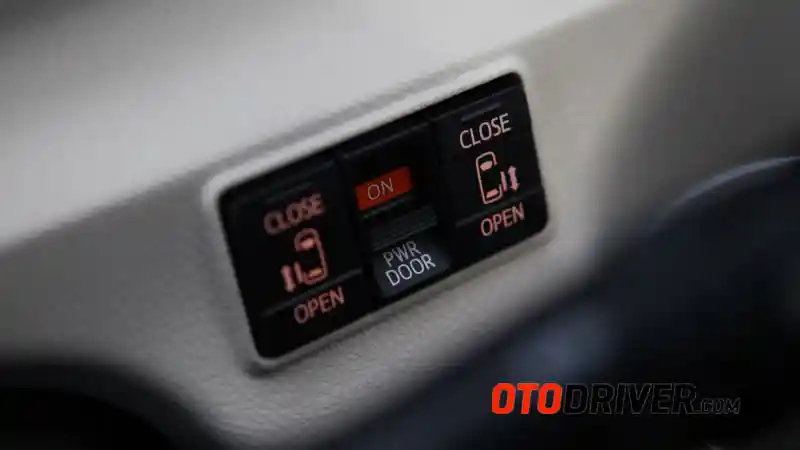 Foto - FIRST DRIVE: Toyota Sienta Q A/T 