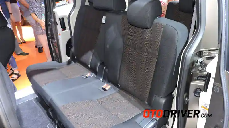 Berita - Ini Alasan Toyota Sienta Tak Pakai Captain Seat