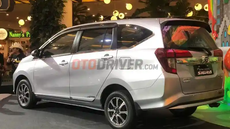 Foto - Masih Penasaran Dengan Sigra Facelift? Simak Detail Perubahannya