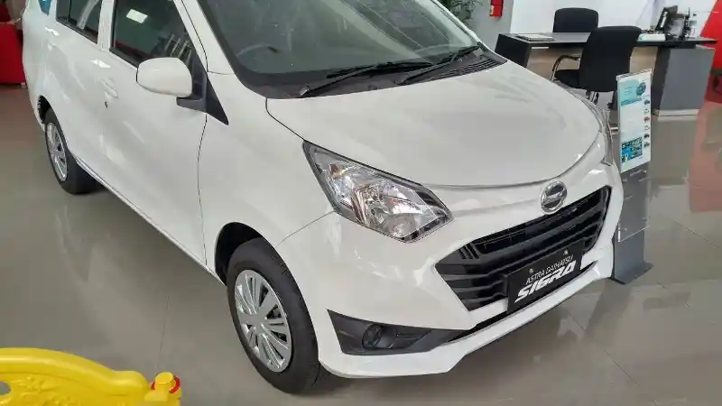 Foto - Daihatsu Tak Tahu-Menahu Sigra Jadi Taksi Online