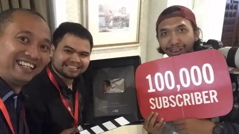 Foto - OtoDriver Raih Penghargaan Silver Play Button Dari YouTube
