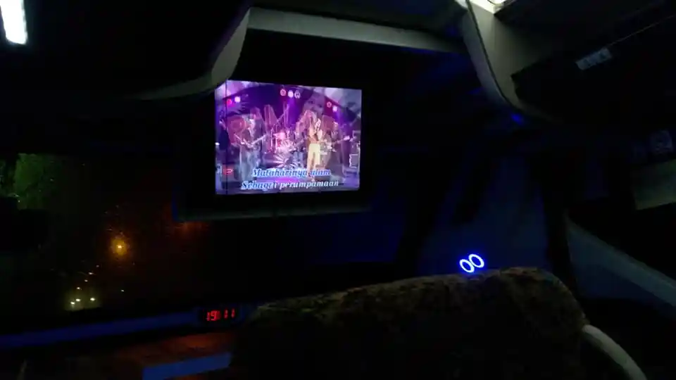 Foto - Kenali Plus Minus Perjalanan Bus Di Malam Hari