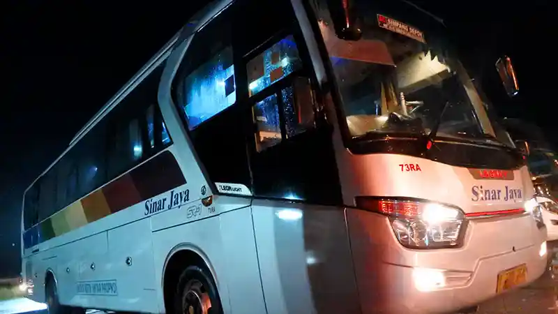 Bus - PO Sinar Jaya Mulai Sediakan Air Mineral Gratis