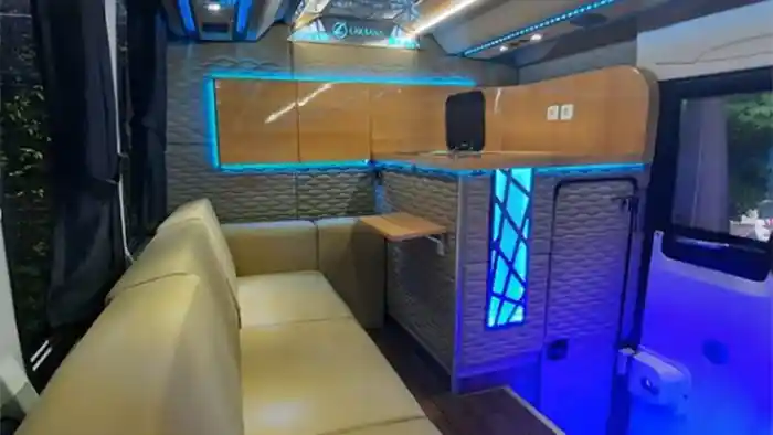 Foto - Ingin Pelesir Nyaman, Bus Medium Dari Sinar Jaya Ini Bisa Diandalkan