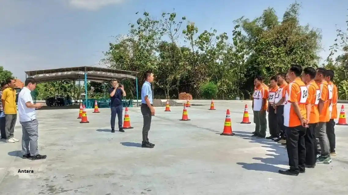 Foto - LPK Asal Karanganyar Siapkan Tenaga Terampil Siap Mengemudi Di Jepang