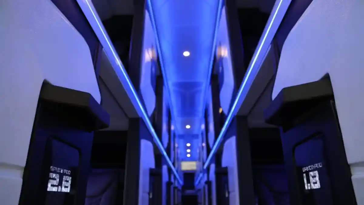 Foto - Deretan Fitur Manjakan Penumpang Bus Sleeper Skylander R22 Aero 9 SLR 0-Gravity Series