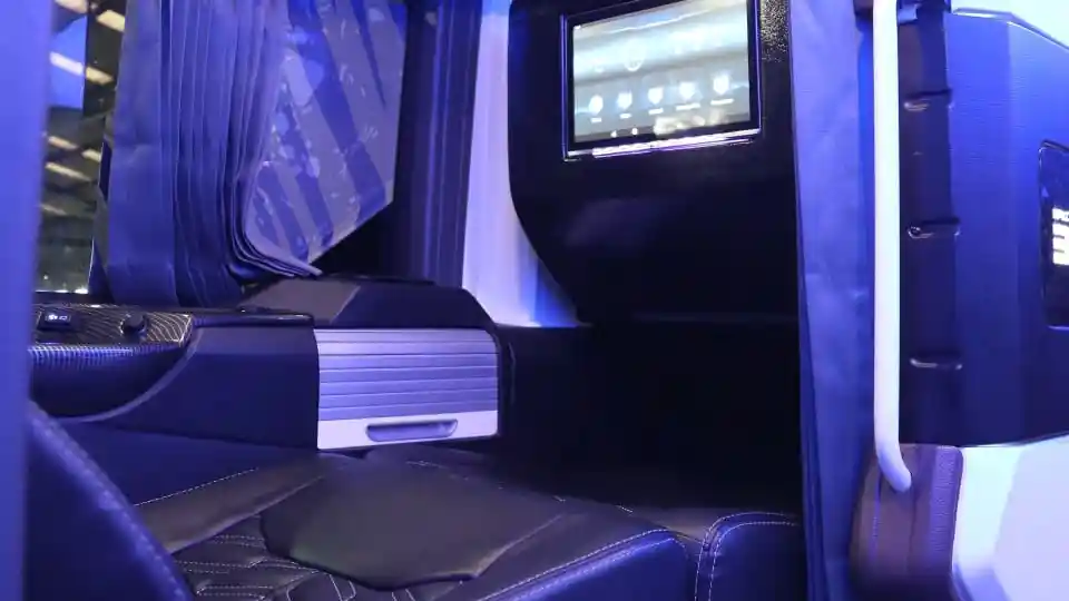 Foto - Deretan Fitur Manjakan Penumpang Bus Sleeper Skylander R22 Aero 9 SLR 0-Gravity Series