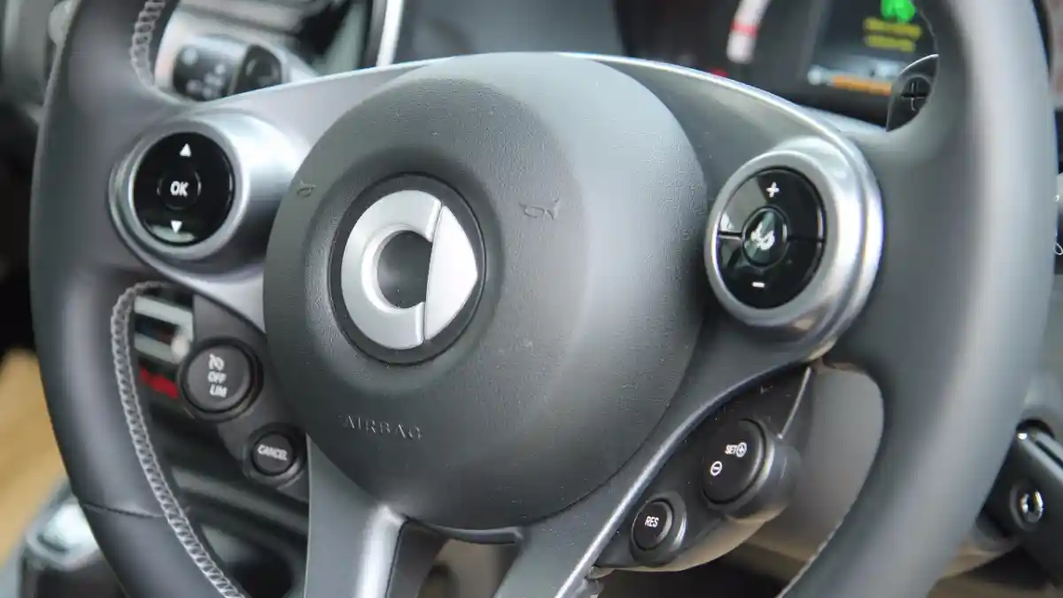 Foto - First Drive: Smart Fortwo Brabus 2017