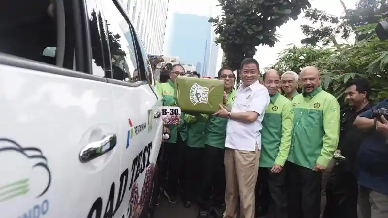 Foto - Tata Intra V20 Masih Sanggup Gunakan Bio Solar