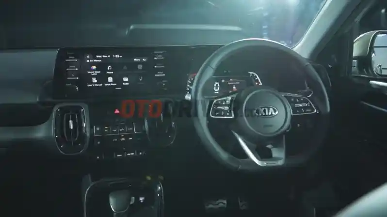 Foto - Adu Fitur Dan Performa KIA Sonet vs Nissan Magnite