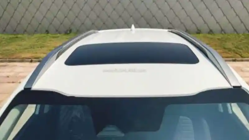 Foto - Wujud Kia Sonet Fecalift Terkuak Tanpa Jubah Kamuflase Sama Sekali