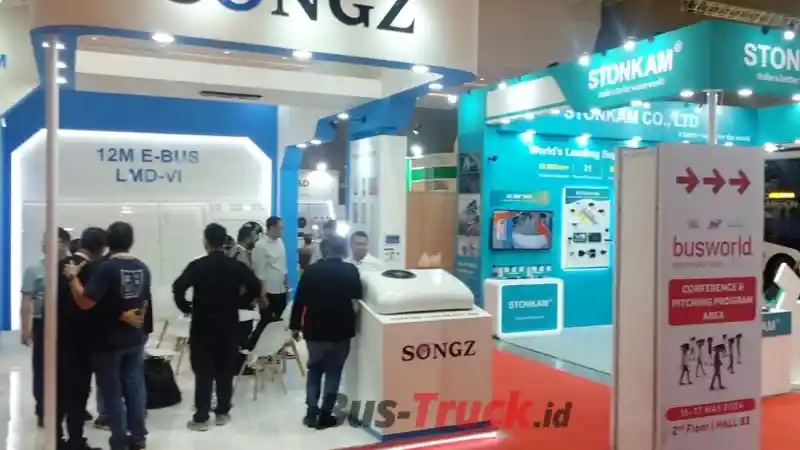 Foto - Songz, Jagoan AC Bus Asal Tiongkok