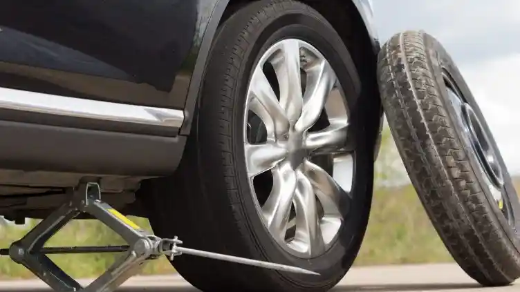 Foto - Penting.Perhatikan Aturan Penggunaan Ban Serep Space Saver