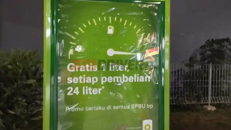 Foto - Tidak Hanya Turunkan Harga, SPBU Ini Juga Gratiskan 1 Liter BBM