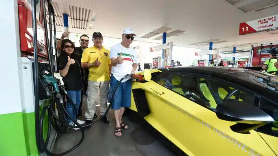 Foto - Para Pemilik Lamborghini Konvoi Ke Bandung Dengan Dukungan Pertamina (8 FOTO)