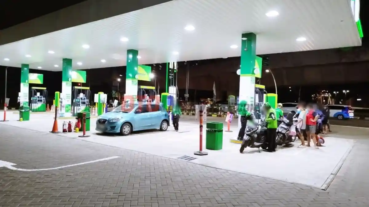 Foto - Harga Solar Nonsubsidi Turun Di Awal Juni