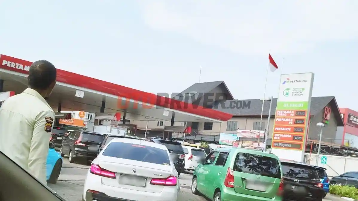 Foto - Harga Solar Di SPBU BP Turun Rp1.000