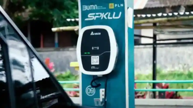 Mobil Listrik - Rasio Ideal SPKLU dan Mobil Listrik Adalah 1 Banding 10 