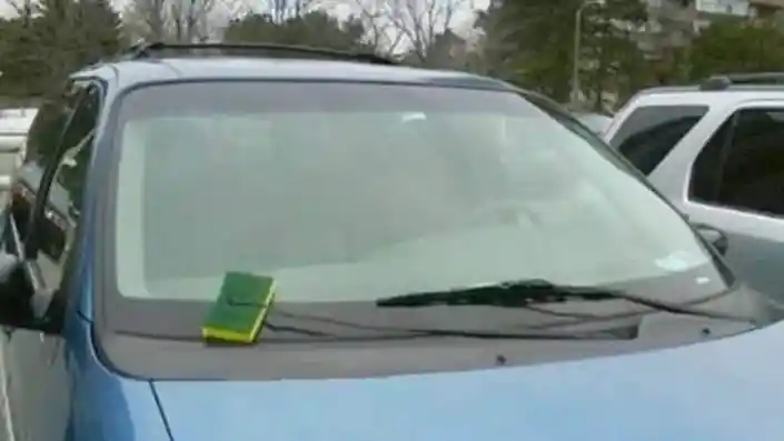 Foto - Gambar Lucu: Mengganti Part Seadanya Saat Darurat