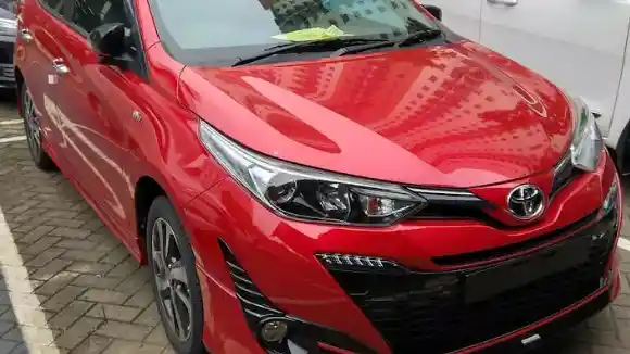 Foto - SPY SHOT: Wujud Utuh Yaris Generasi Terbaru di Indonesia (12 Foto)