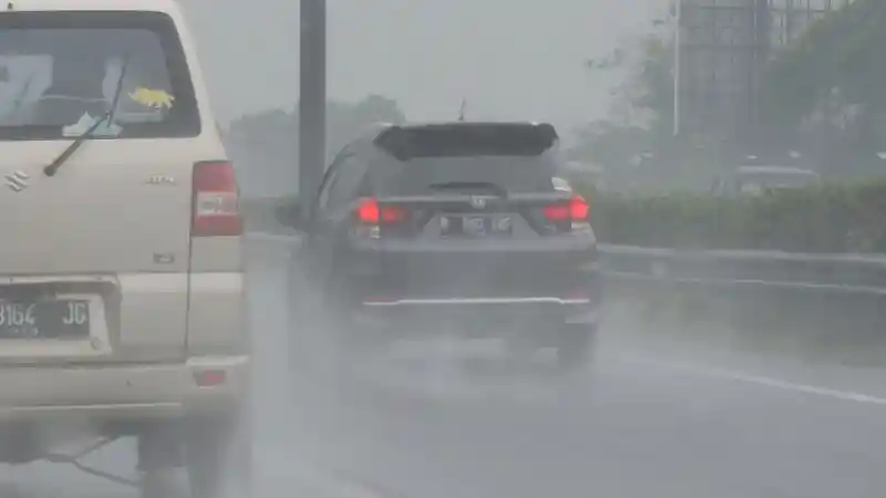 Foto - 8 Hal Tentang Engine Brake yang Wajib Anda Ketahui