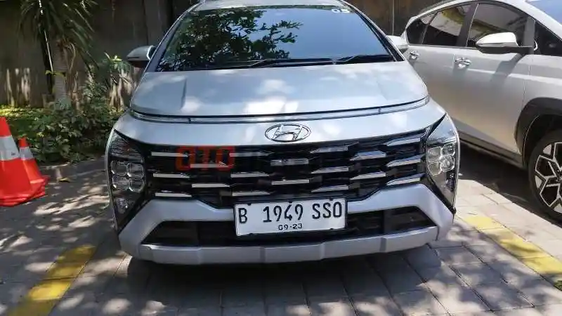 Foto - Tujuh Detail Yang Bedakan Tampilan Hyundai Stargazer dan Stargazer X