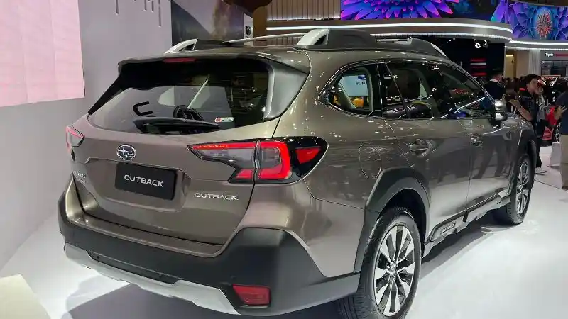 Foto - Mobil Paling Aman Dalam Keluarga Subaru Dijual Rp 779 Juta di Indonesia