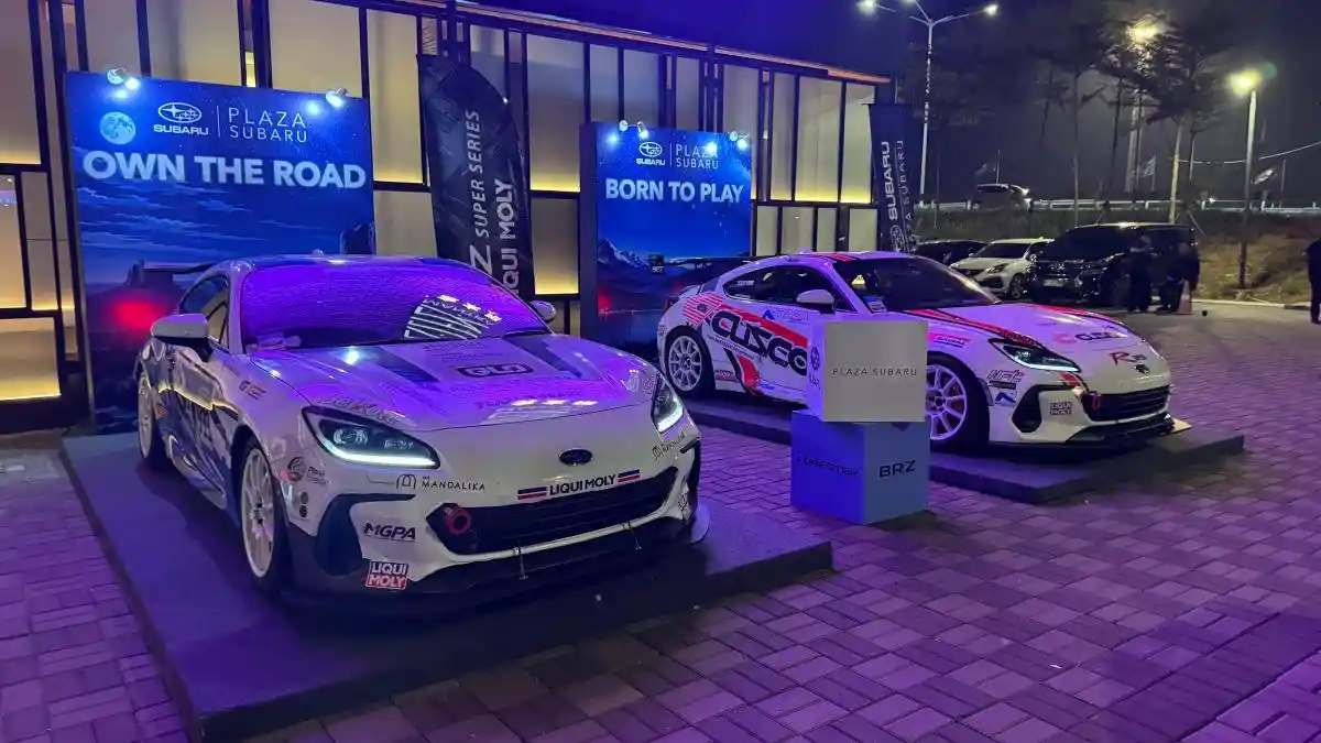 Foto - Subaruverse Tampilkan Empat Dunia Subaru dan WRX STI Cherry Red Sport Edition