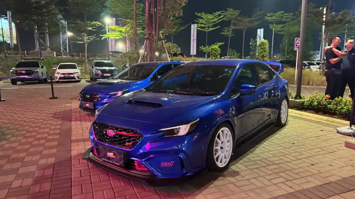 Foto - Subaruverse Tampilkan Empat Dunia Subaru dan WRX STI Cherry Red Sport Edition