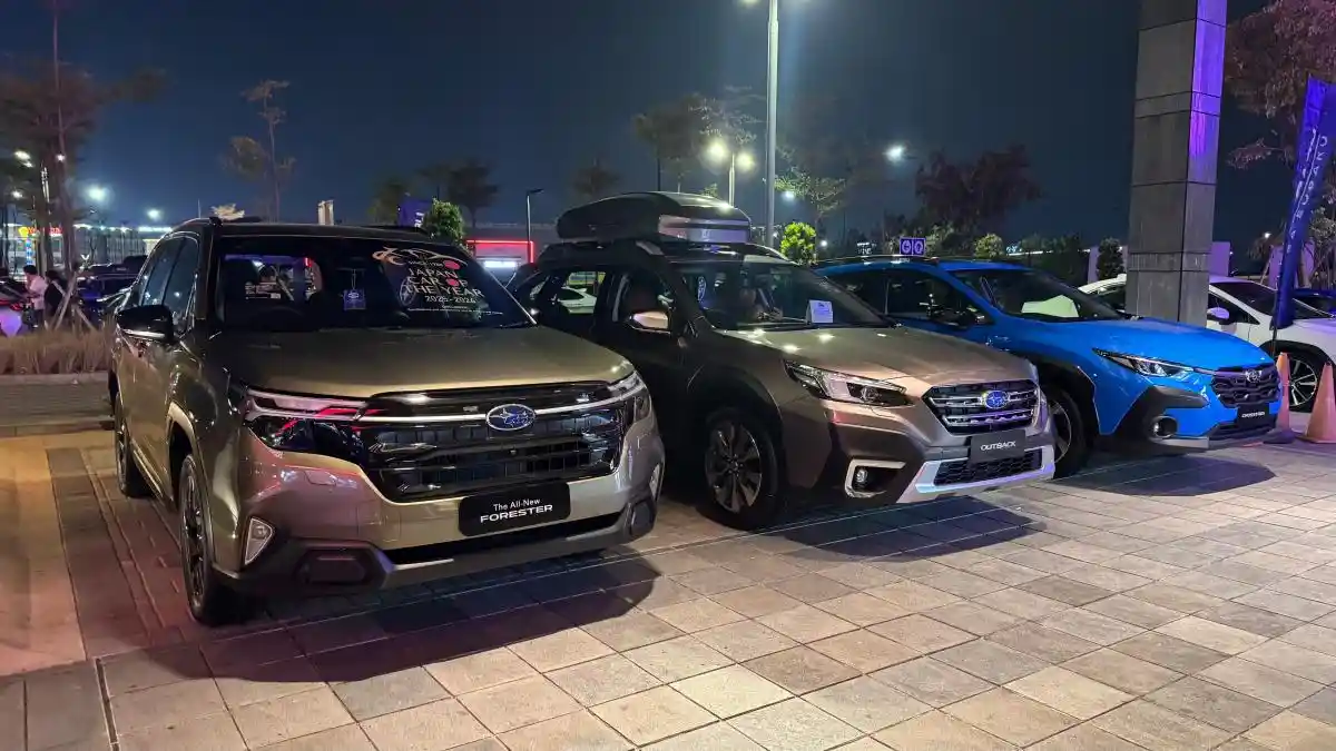 Foto - Subaruverse Tampilkan Empat Dunia Subaru dan WRX STI Cherry Red Sport Edition