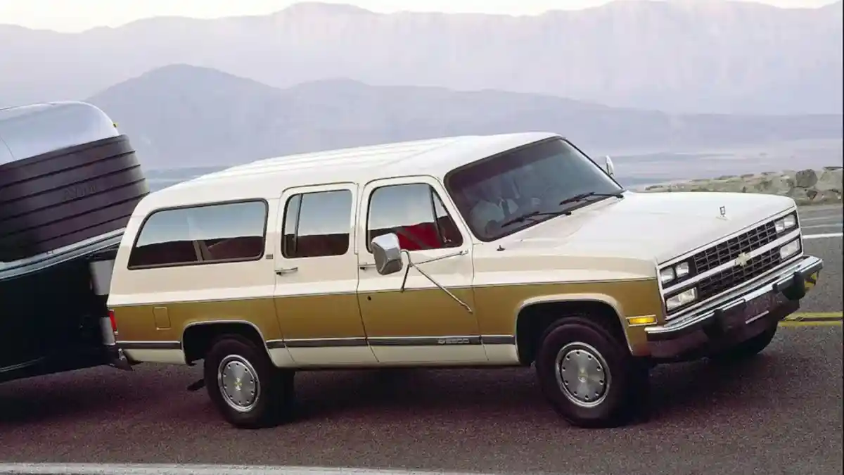 Foto - Chevrolet Suburban, Nama Yang Muncul 9 Dekade Lalu Dan Masih Digunakan Hingga Saat Ini