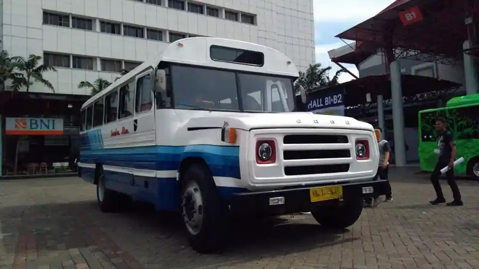 Berita - PO Sumber Alam Hadirkan Paket Wisata Dengan Bus Klasik