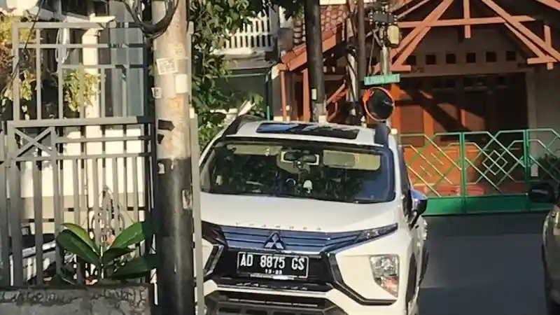 Berita - Ketika Mitsubishi Xpander Dilengkapi Sunroof Palsu