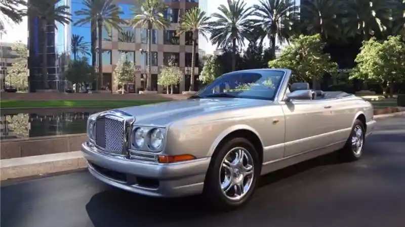 Foto - Kobe Bryant dan 5 Supercar Miliknya