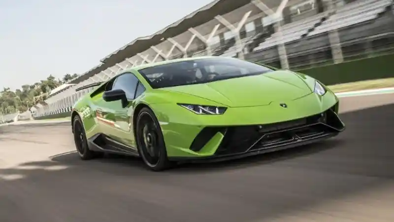 Foto - 5 Mobil Dengan Top Speed di Atas 300 KM/Jam yang Bisa Anda Miliki