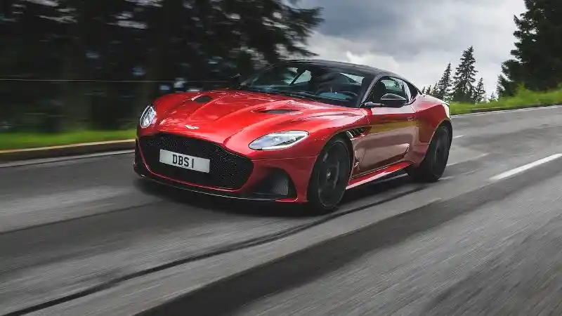 Foto - 5 Mobil Dengan Top Speed di Atas 300 KM/Jam yang Bisa Anda Miliki