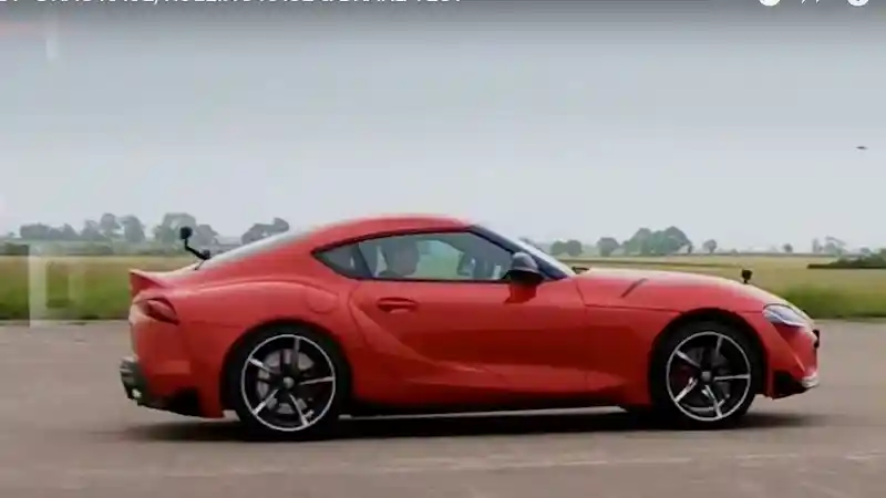 Berita - VIDEO: Drag Race Toyota Supra VS BMW Z4