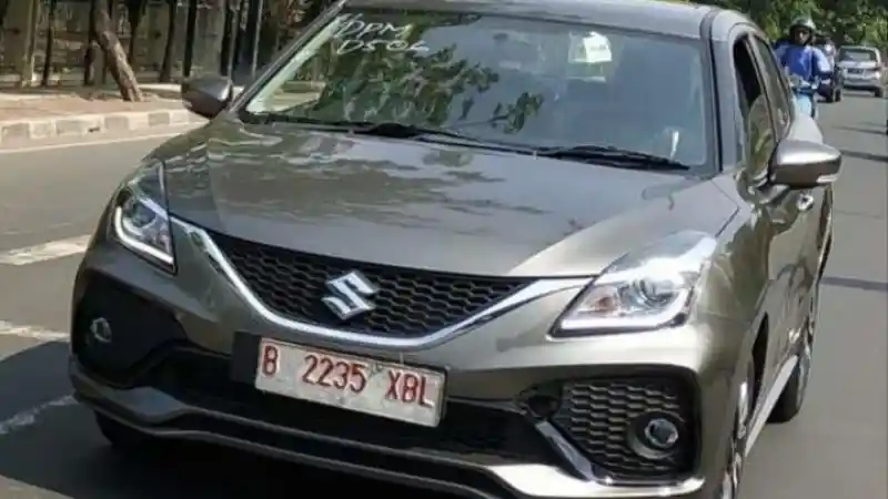 Foto - Baleno Hatchback Facelift Sudah ada di Dealer!