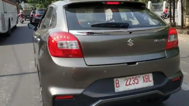 Foto - Baleno Hatchback Facelift Sudah ada di Dealer!