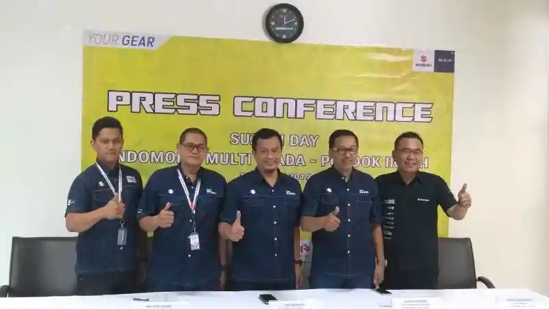 Foto - Suzuki Resmikan Dealer Terbarunya Serta Bagi-Bagi Diskon 