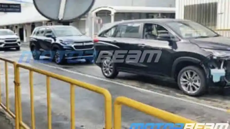 Foto - Wujud Nyata Suzuki Engage, Kembaran Toyota Innova HyCross