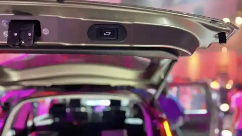 Foto - Suzuki Ertiga Hybrid Hadir Di Filipina, Fitur Lebih Lengkap!