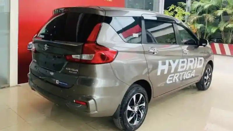 Foto - Suzuki Ertiga Hybrid Juga Hadir Di Vietnam