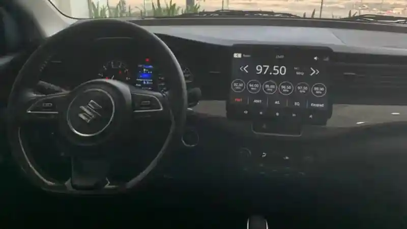 Foto - Suzuki Ertiga Hybrid Juga Hadir Di Vietnam